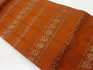 横段に花唐草模様織出し名古屋帯